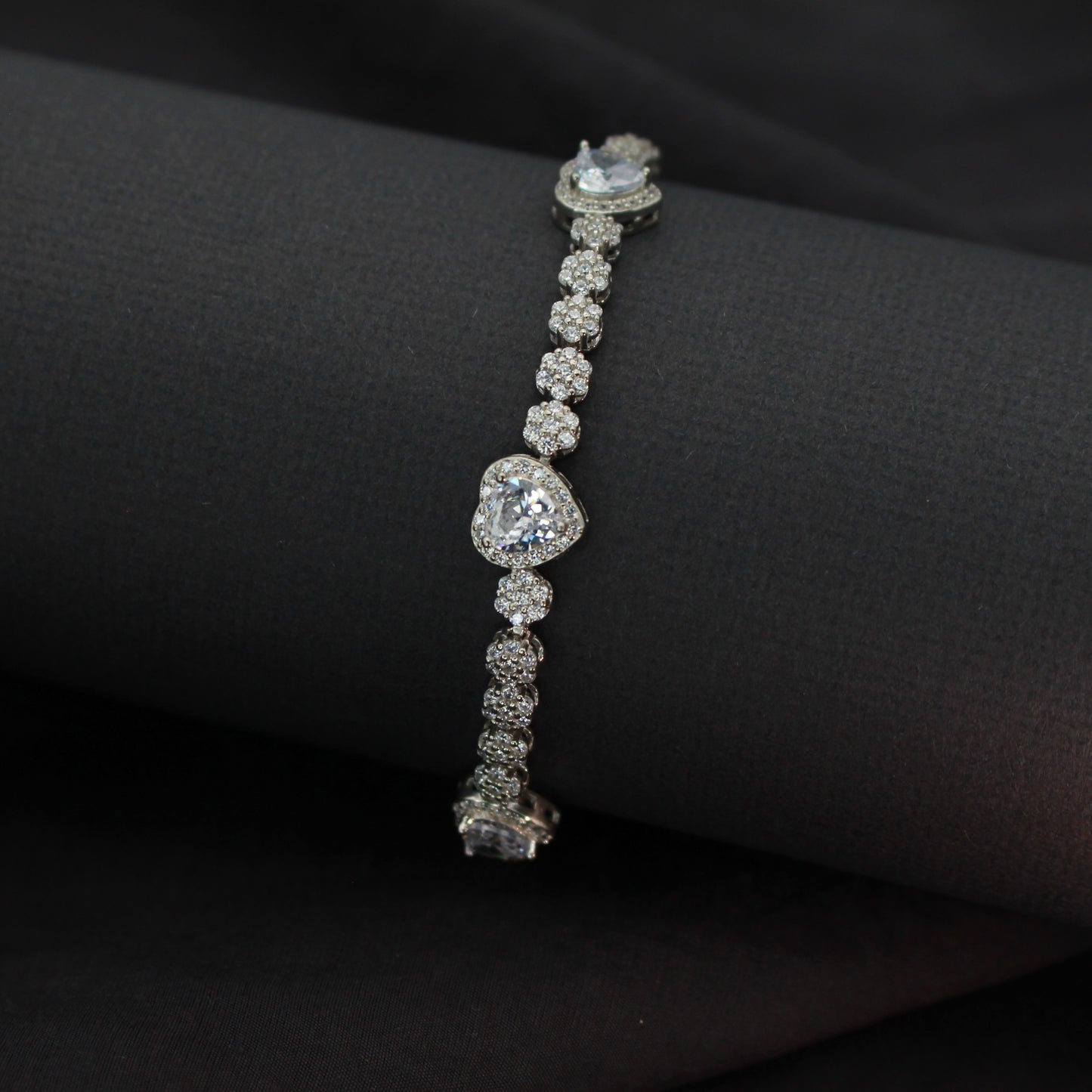 Queen’s Heartstone Bracelet