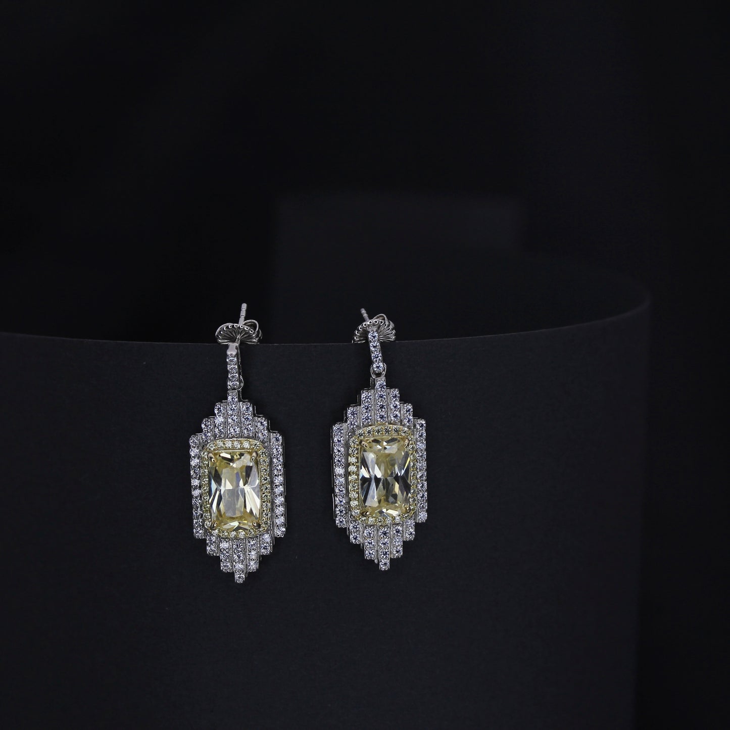 Golden Aura Vintage Drops