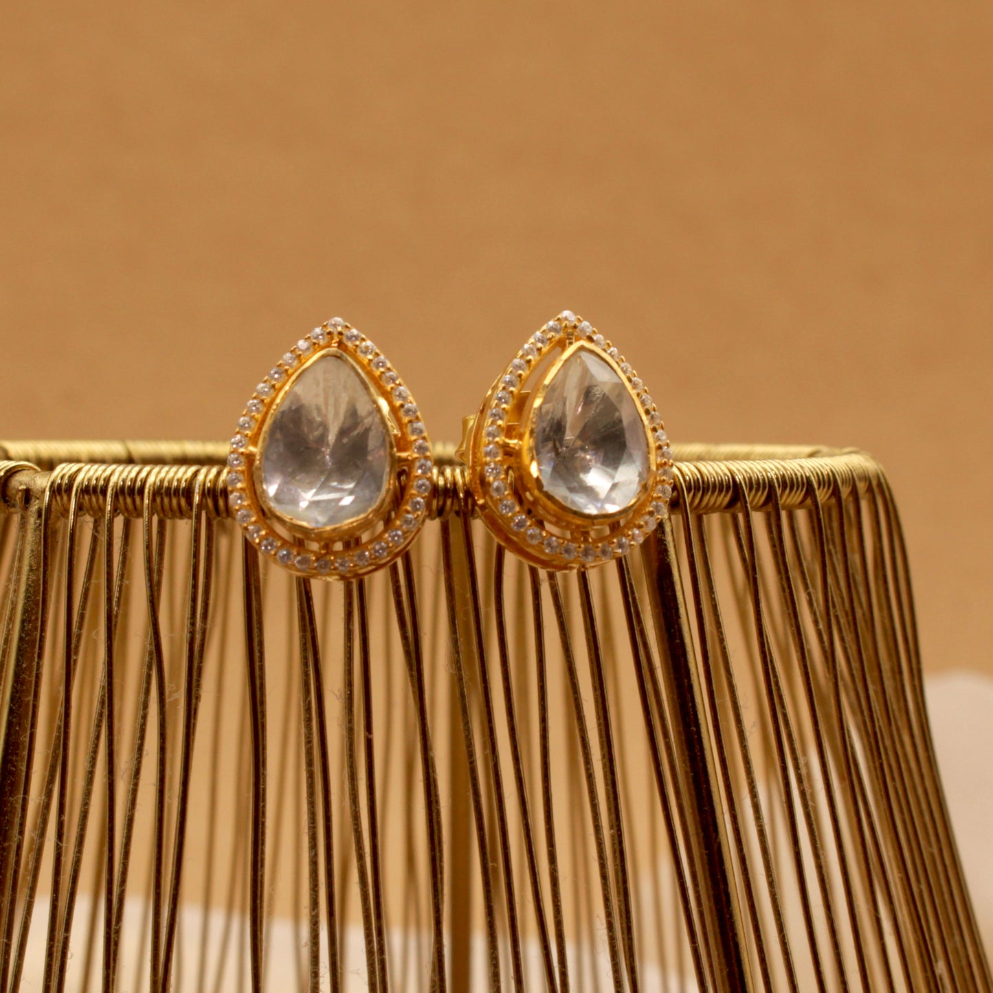 Minimal Gold &  Uncut Polki Linear Pendant Set
